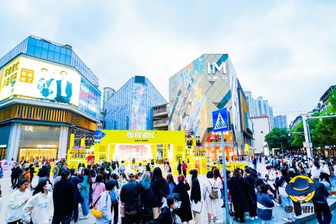 南昌888集团八店同开！万人零食狂欢节，白举纲、高瀚宇哥哥实力嗨玩！燃炸全场！
